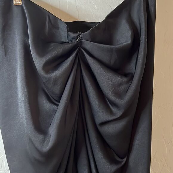 SHEIN Curve Black side slit skirt with back zipper gathered slinky material 0X - Picture 5 of 13